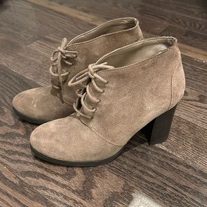 FRANCO SARTO Women's Nashville Lace Up Soft Suede Booties in Grey